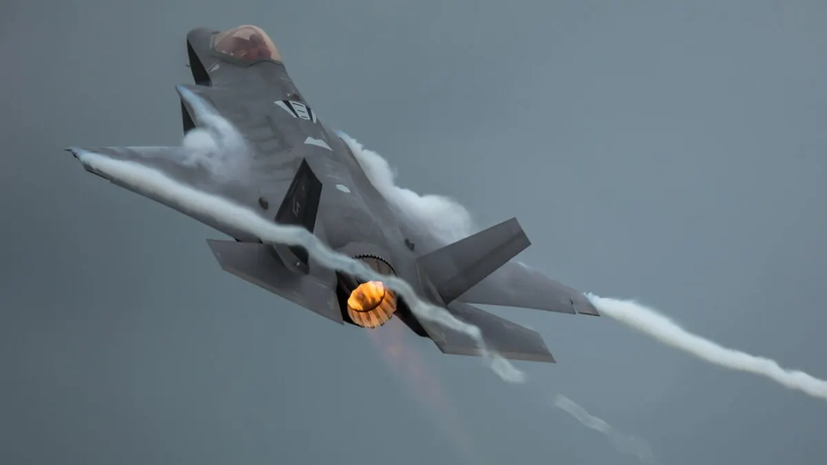 F 35a samolet oruzhie