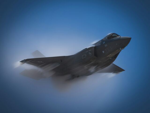 J-35A는 중국판 F-35일까…육상과 항모를 잇는 스텔스 전력