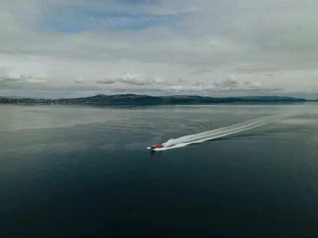 Saildrone Surveyor USV, Lockheed Martin JAGM 발사 성공