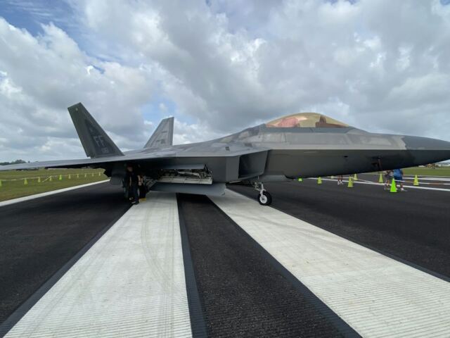YFQ-42A, 무인 F-35가 아닌 반자율 전투 파트너
